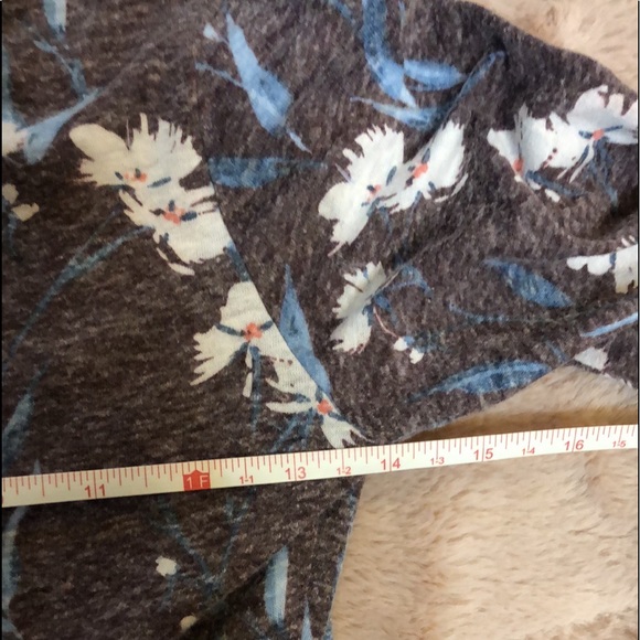 Aéropostale floral hoodie 🔥 - Picture 3 of 5